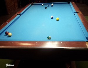 tarde de amigas mesa billar